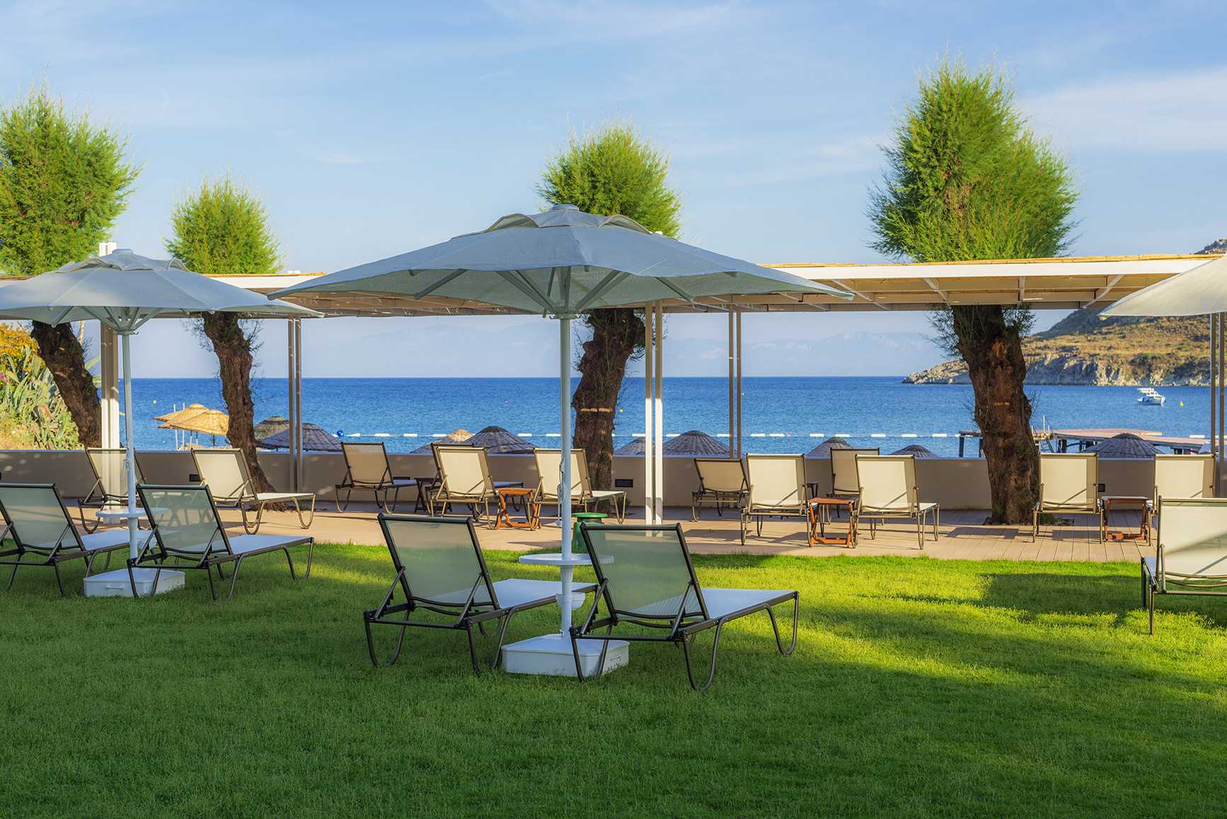 LIV HOTEL BY BELLAZURE (LİV OTEL)